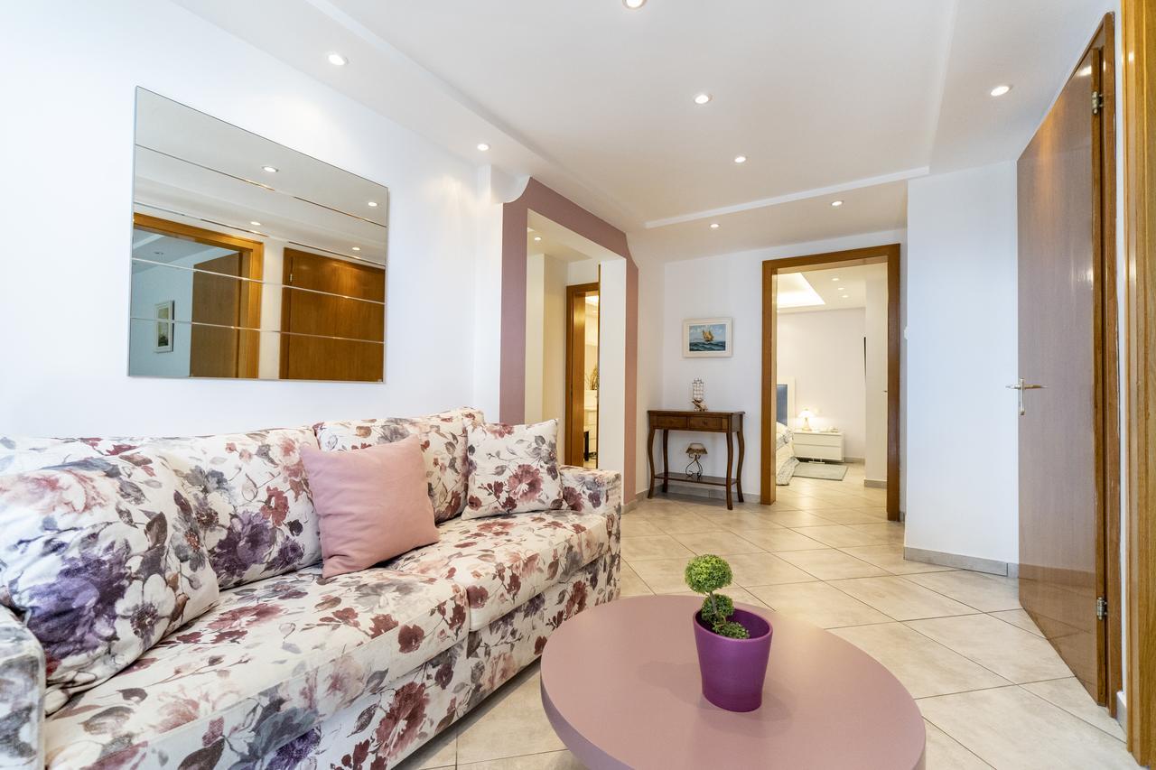 Villa Romantica Hotel PalaiónTsiflíkion المظهر الخارجي الصورة